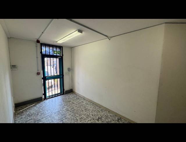 760M² WAREHOUSE TO LET IN LINBRO PARK